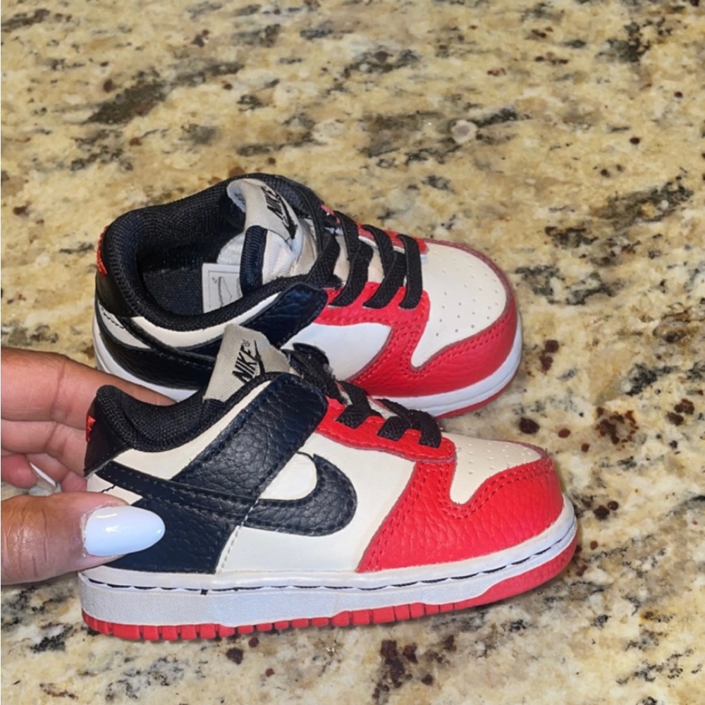 Baby Boy low dunks, sIze 5